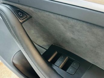 Tesla Model 3 (Dual Motor) Long Range Auto 4WDE 4dr