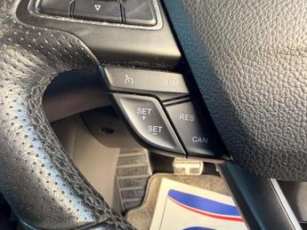 Ford Focus 1.0T EcoBoost ST-Line Auto Euro 6 (s/s) 5dr