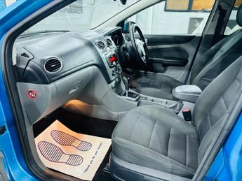 Ford Focus 1.6 Titanium 5dr