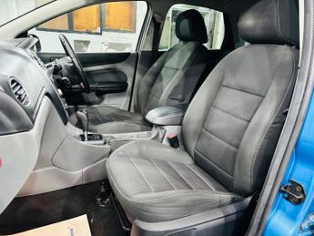 Ford Focus 1.6 Titanium 5dr