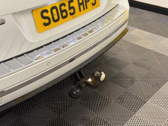 Volkswagen Touareg 3.0 TDI V6 BlueMotion Tech R-Line Tiptronic 4WD Euro 6 (s/s) 5dr