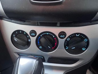 Ford Focus 1.6 Zetec Powershift Euro 5 5dr