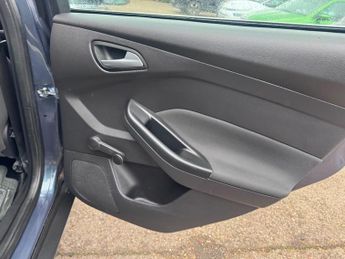 Ford Focus 1.6 Zetec Powershift Euro 5 5dr