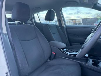 Nissan Leaf 24kWh Acenta Auto 5dr