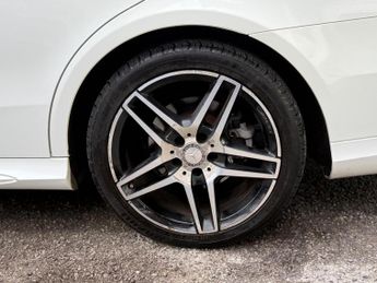 Mercedes-Benz E Class 2.1 E300dh BlueTEC AMG Night Edition G-Tronic+ Euro 5 (s/s) 5dr