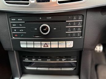 Mercedes-Benz E Class 2.1 E300dh BlueTEC AMG Night Edition G-Tronic+ Euro 5 (s/s) 5dr