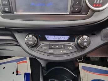 Toyota Yaris 1.5 VVT-h Icon Plus CVT Euro 5 5dr