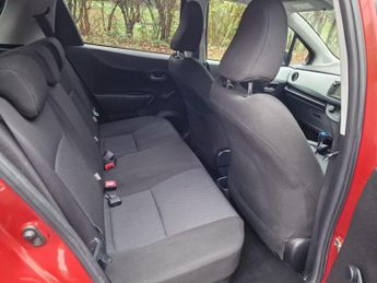 Toyota Yaris 1.5 VVT-h Icon Plus CVT Euro 5 5dr