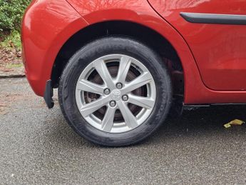 Toyota Yaris 1.5 VVT-h Icon Plus CVT Euro 5 5dr