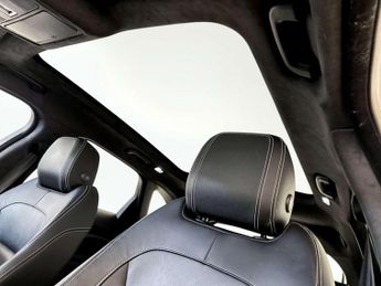 Jaguar F-PACE 2.0 D180 Chequered Flag SUV 5dr Diesel Auto AWD Euro 6 (s/s) (18