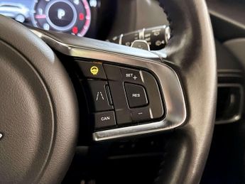 Jaguar F-PACE 2.0 D180 Chequered Flag SUV 5dr Diesel Auto AWD Euro 6 (s/s) (18