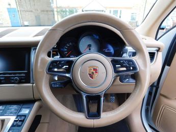 Porsche Macan 3.0 TD V6 S PDK 4WD Euro 6 (s/s) 5dr