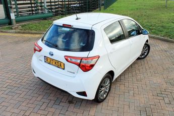 Toyota Yaris 1.5 VVT-h Icon Tech E-CVT Euro 6 (s/s) 5dr