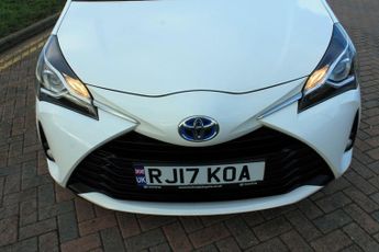 Toyota Yaris 1.5 VVT-h Icon Tech E-CVT Euro 6 (s/s) 5dr