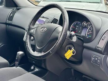 Hyundai i30 1.6 CRDi Comfort Auto Euro 4 5dr