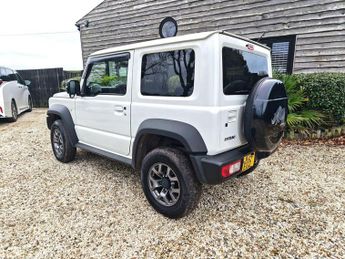 Suzuki Jimny 1.5 AUTO 4X4 METALLIC WHITE 2 AVAILABLE