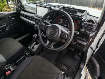 Suzuki Jimny AUTO METALLIC WHITE CARPLAY INSTALLED