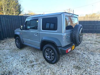 Suzuki Jimny AUTO METALLIC WHITE CARPLAY INSTALLED