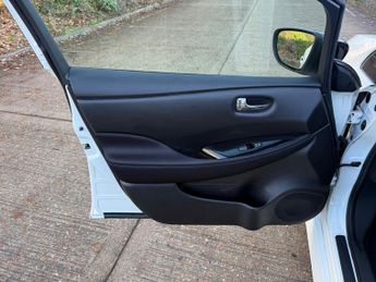 Nissan Leaf 40kWh Acenta Auto 5dr