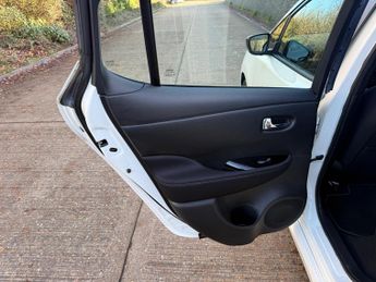 Nissan Leaf 40kWh Acenta Auto 5dr