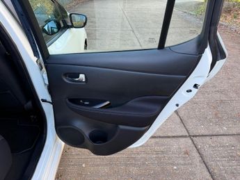 Nissan Leaf 40kWh Acenta Auto 5dr