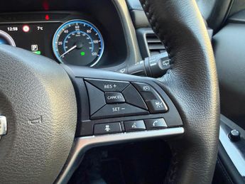 Nissan Leaf 40kWh Acenta Auto 5dr