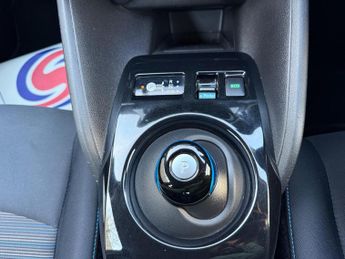 Nissan Leaf 40kWh Acenta Auto 5dr