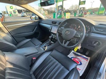 Skoda Superb 2.0 TDI SE L Executive Hatchback 5dr Diesel DSG Auto 6Spd 4WD Eu