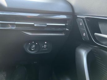 MG MG4 51kWh SE Auto 5dr