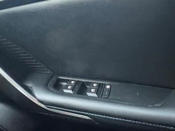 MG MG4 51kWh SE Auto 5dr