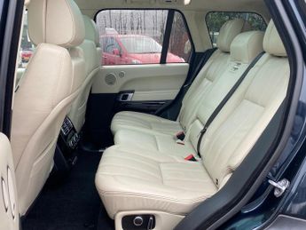 Land Rover Range Rover 4.4 SD V8 Autobiography Auto 4WD Euro 6 (s/s) 5dr