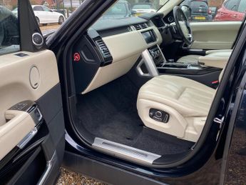 Land Rover Range Rover 4.4 SD V8 Autobiography Auto 4WD Euro 6 (s/s) 5dr