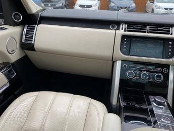 Land Rover Range Rover 4.4 SD V8 Autobiography Auto 4WD Euro 6 (s/s) 5dr