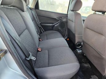 Ford Focus 1.6i 16v LX 5dr
