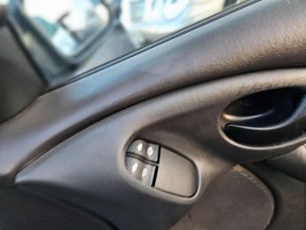 Ford Focus 1.6i 16v LX 5dr