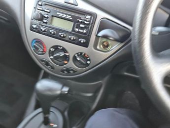 Ford Focus 1.6i 16v LX 5dr