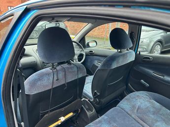 Peugeot 206 1.4 LX Hatchback 5dr Petrol Manual (a/c) (149 g/km, 75 bhp)
