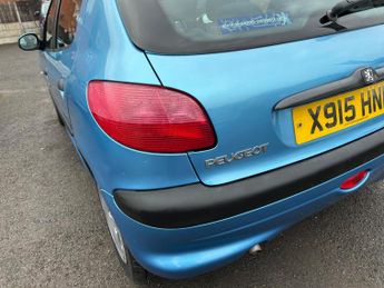 Peugeot 206 1.4 LX Hatchback 5dr Petrol Manual (a/c) (149 g/km, 75 bhp)