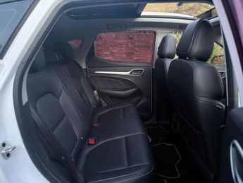 MG MG ZS 44.5kWh Exclusive Auto 5dr