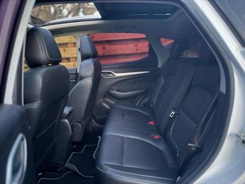 MG MG ZS 44.5kWh Exclusive Auto 5dr