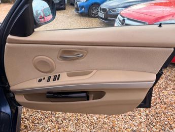 BMW 3 Series 2.0 318d SE Steptronic Euro 5 4dr