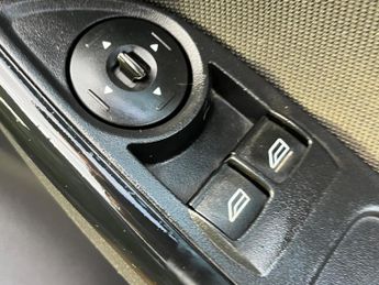 Ford Focus 1.6 Zetec Powershift Euro 5 5dr