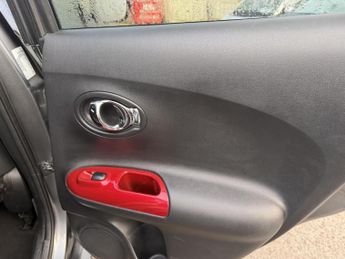 Nissan Juke 1.6 N-Connecta SUV 5dr Petrol XTRON Euro 6 (117 ps)