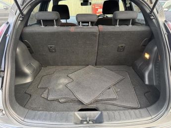 Nissan Juke 1.6 N-Connecta SUV 5dr Petrol XTRON Euro 6 (117 ps)