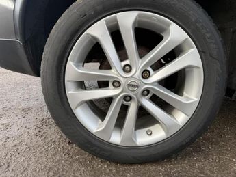Nissan Juke 1.6 N-Connecta SUV 5dr Petrol XTRON Euro 6 (117 ps)