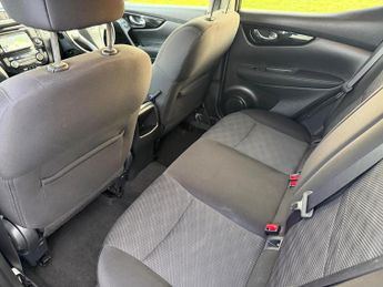 Nissan Qashqai 1.6 dCi N-Connecta XTRON 2WD Euro 6 (s/s) 5dr