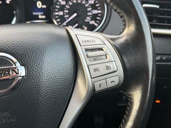 Nissan Qashqai 1.6 dCi N-Connecta XTRON 2WD Euro 6 (s/s) 5dr