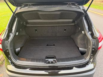 Nissan Qashqai 1.6 dCi N-Connecta XTRON 2WD Euro 6 (s/s) 5dr