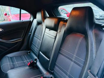 Mercedes-Benz A Class 1.6 A180 BlueEfficiency Sport Hatchback 5dr Petrol 7G-DCT Euro 6