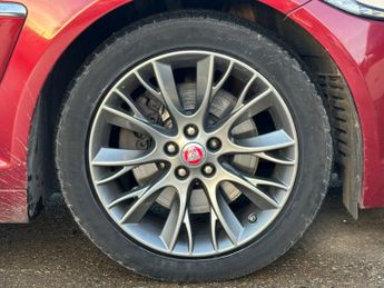 Jaguar XF 3.0d V6 R-Sport Auto Euro 5 (s/s) 4dr